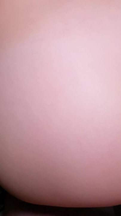 레깅스를 입은 큰 엉덩이의 소녀가 이웃과 섹스! | 흑인 대물 자지와 섹스하는 흑인 대물