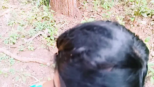 Seks hutan di luar ruangan. Desi bhabi ngentot kontol besar abang laki-laki Husbend di hutan. Telugu Dirty Talks.