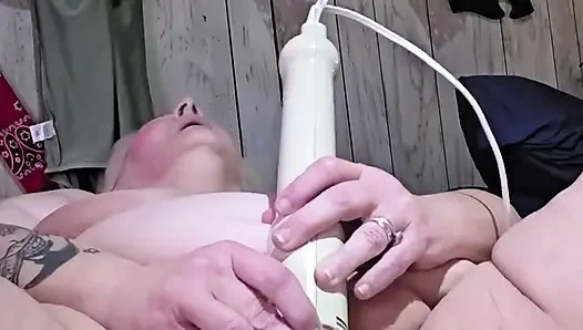 Когда дилдо не работает, чудовищные вибрации, киска болит