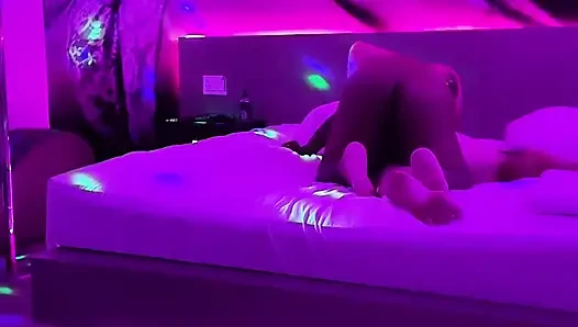 Motel X'te Kullanılıyor Ve Boşaltılıyor