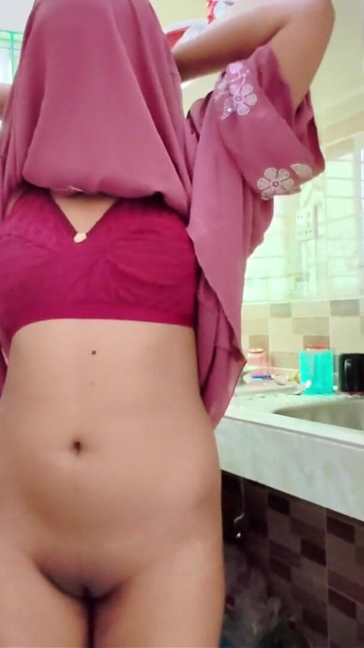 Please sir fuck my tight pussy once again Desi hijabi maid chudai xxx | Clip 1