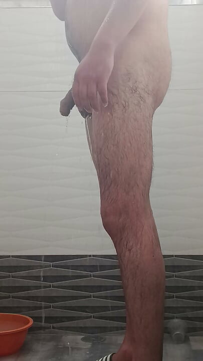 Foam, erection and pleasure in the shower