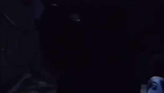 Seksi büyük memeli fahişe yatakta sert yarakla sikişiyor