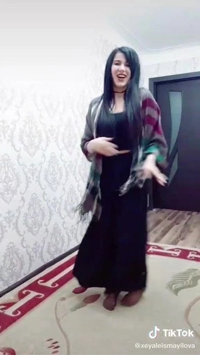 Aze tiktok girl pantyhose