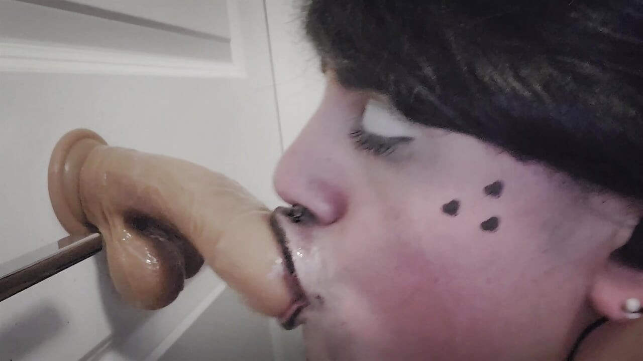 Gotisk sissy suger pikken din
