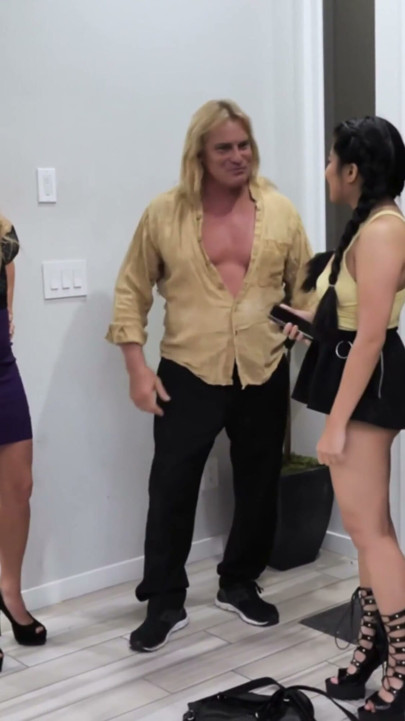 Alona just brought together a threesome with her relatives | Clip 1