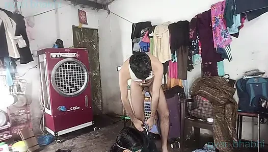 Вставила дилдо в ее киску и ударила по заднице мужа, затем муж ударил мою задницу, хинди аудио в новом стиле