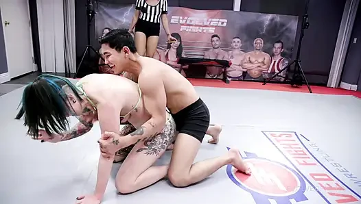 Nikki Zee vs Arin Jones  - Rookie Arin Looks To Make His Mark