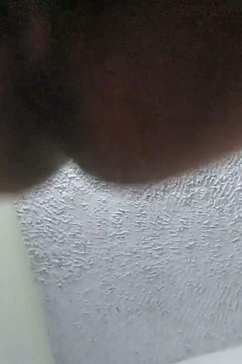 Sexy latina hete vrouw aan de zijkant geneukt met de string opzij en twee keer gecreampied