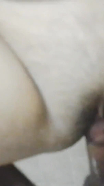 Kocası evde değilken komşuyu sikiyorum | Klip 1