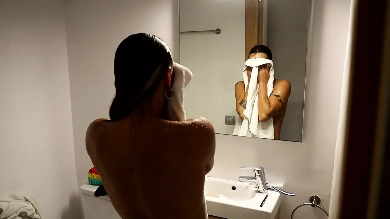 Intimate Morning Shower Session with Amateur Couple in HD