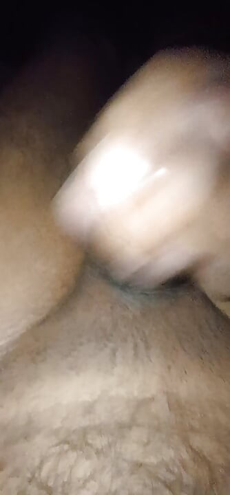 masterbate com tesão pau pequeno