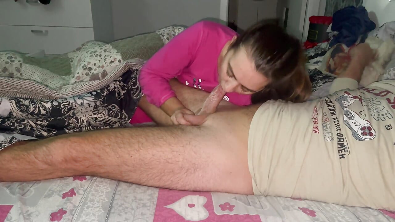 Morning Blowjob and Cum in Mouth. Deepthroat