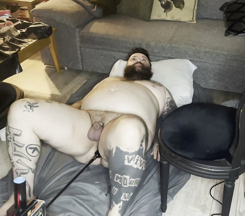 Fuck machine fucks my big ass in missionary big orgasm