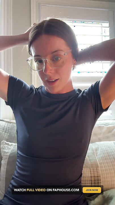 Hottie in Glasses Tells You How to Stroke!