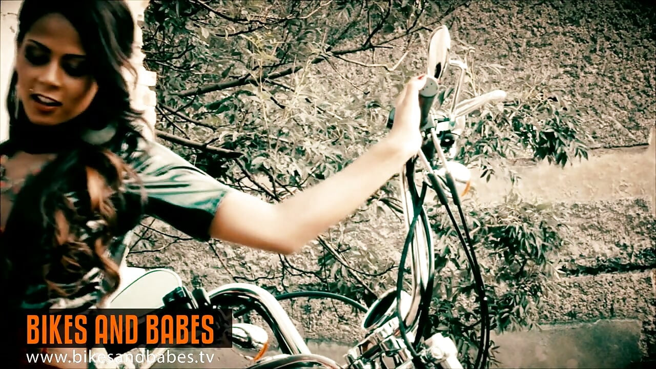 Isabela Chrystin - bikes and babes tv sexy videos