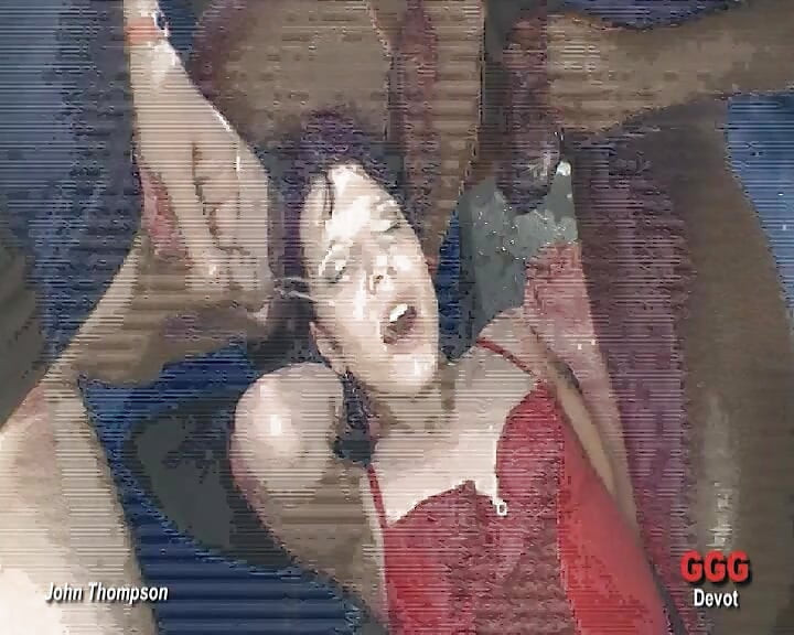 Vintage universitárias em compilação de porra e mijo na boca