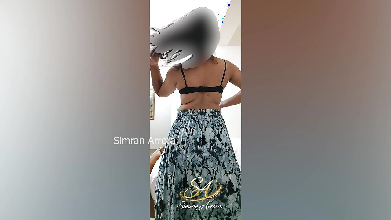 Yung girl with a perfect body. Cum on my big tits!