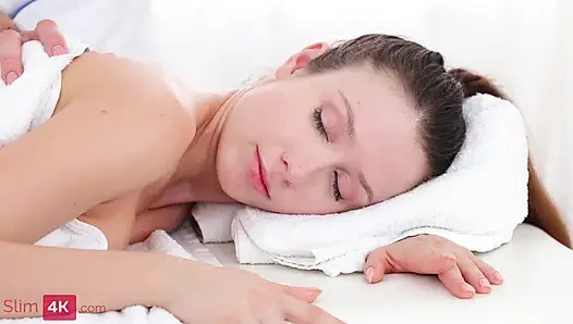 Aus einer sensiblen massage wurde intensiven sex