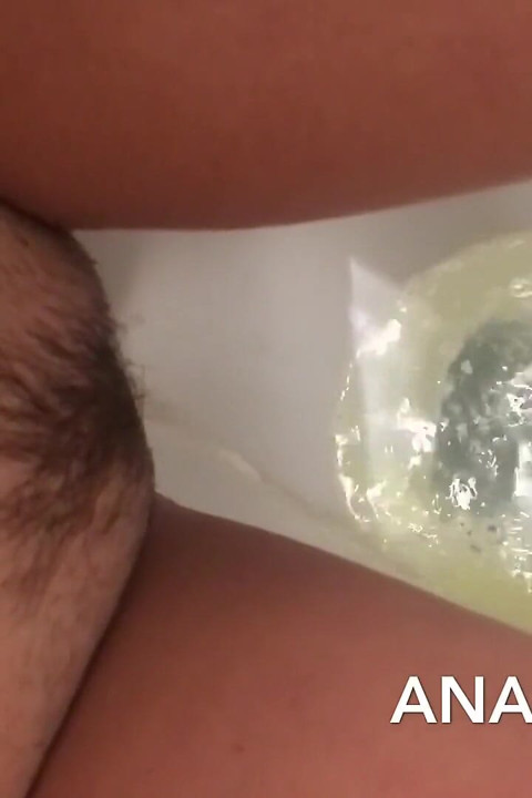 Slut Teen Piss in Kfc Toilet