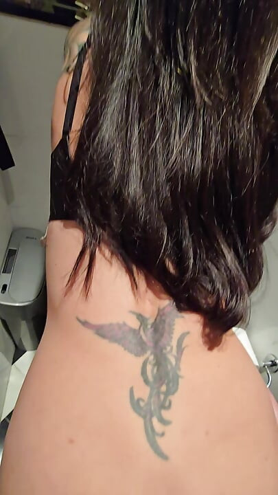 Tante girang amatir ngentot kontol di kamar mandi bar hotel bintang 5