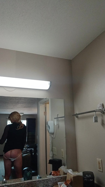 Madisongurl和打开窗帘让你的观看乐趣