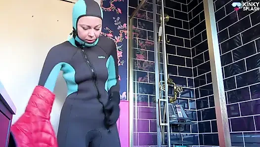 Mission vollständige Nassanzug-Dekontaminationsbohrer mit Agent Lucy