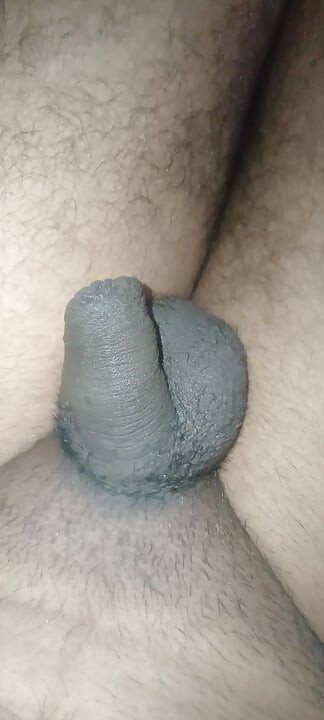 Mekani kurac je napaljen i gladan pičke i usta
