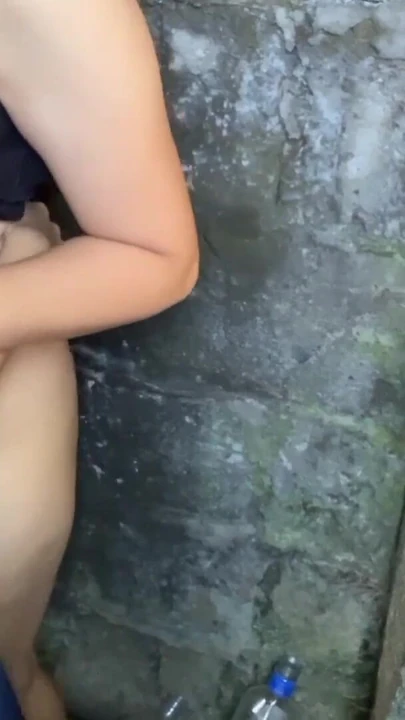 Momen yang wajib kamu tonton dari "aku ngentot gadis asing di luar bar videoke"