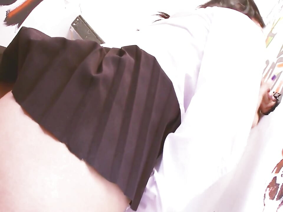 Glory Girls scene-1_busty brineta u donjem vešu se jebe i puši u glory hole