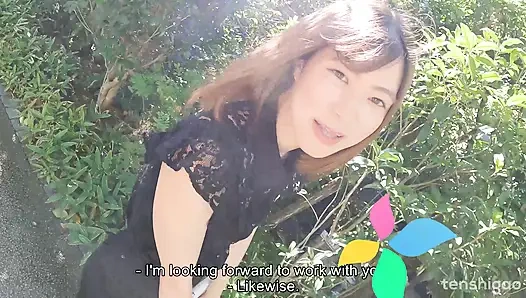 Üst düzey bir Tokyo kulübünden hostes, bayan nono sakurai soyunuyor