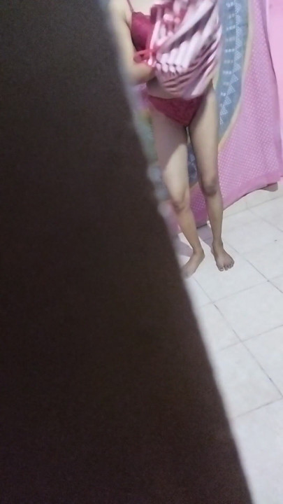 The stepbrother saw the stepsister changing the cup. | Clip 3