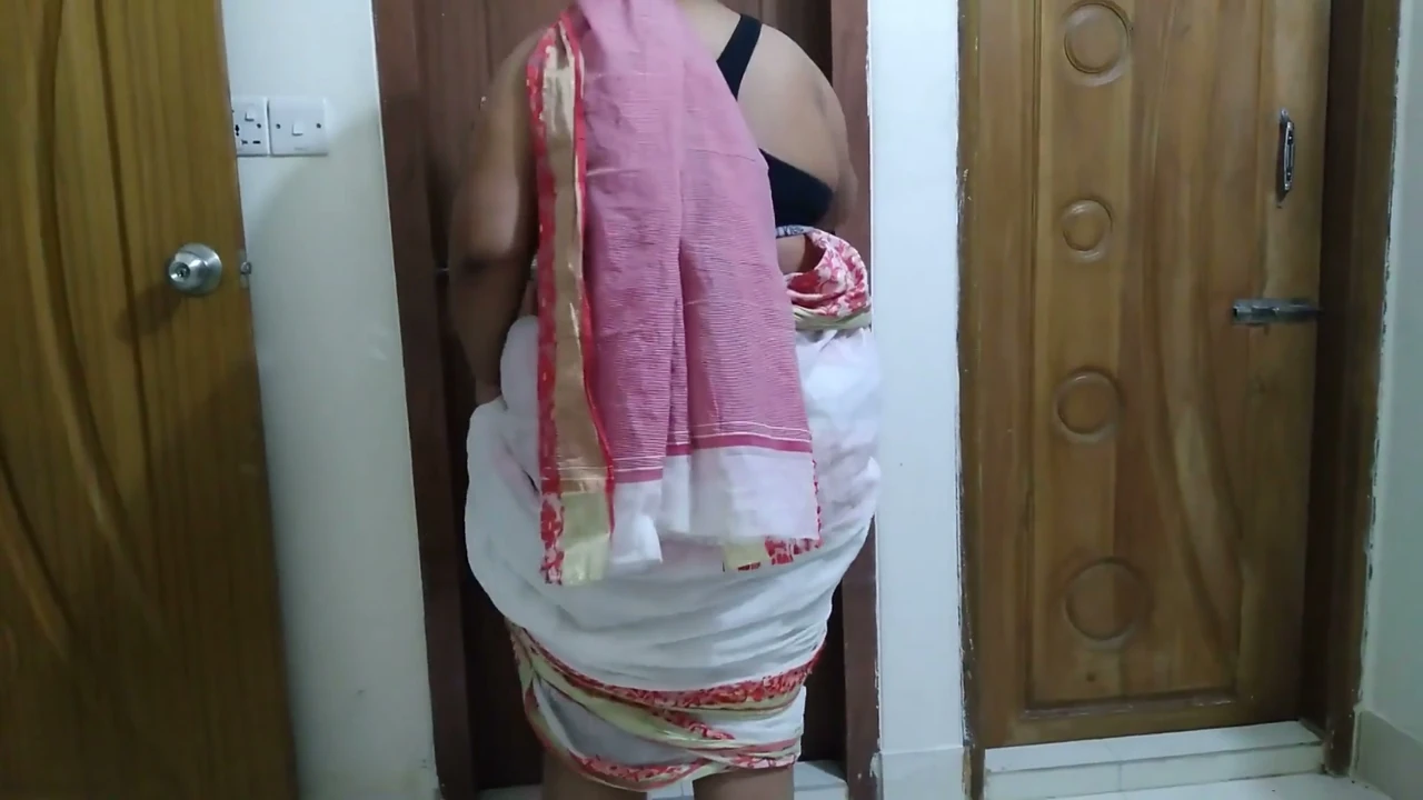 Tamil desi seksi teyze komşusuyla sikişiyor