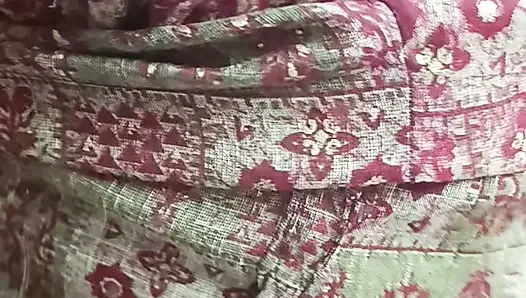 Ibu tiri telugu yang cantik dientot habis-habisan di rumah