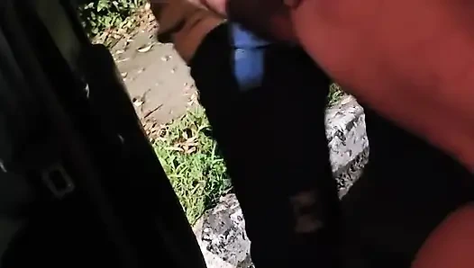 Невероятное, что она сделала. Шаловливая хотвайф трахается с членом