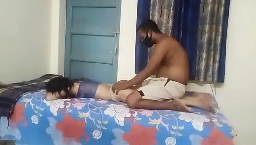 Üvey erkek kardeş yanlışlıkla üvey kız kardeşini sert sikiyor