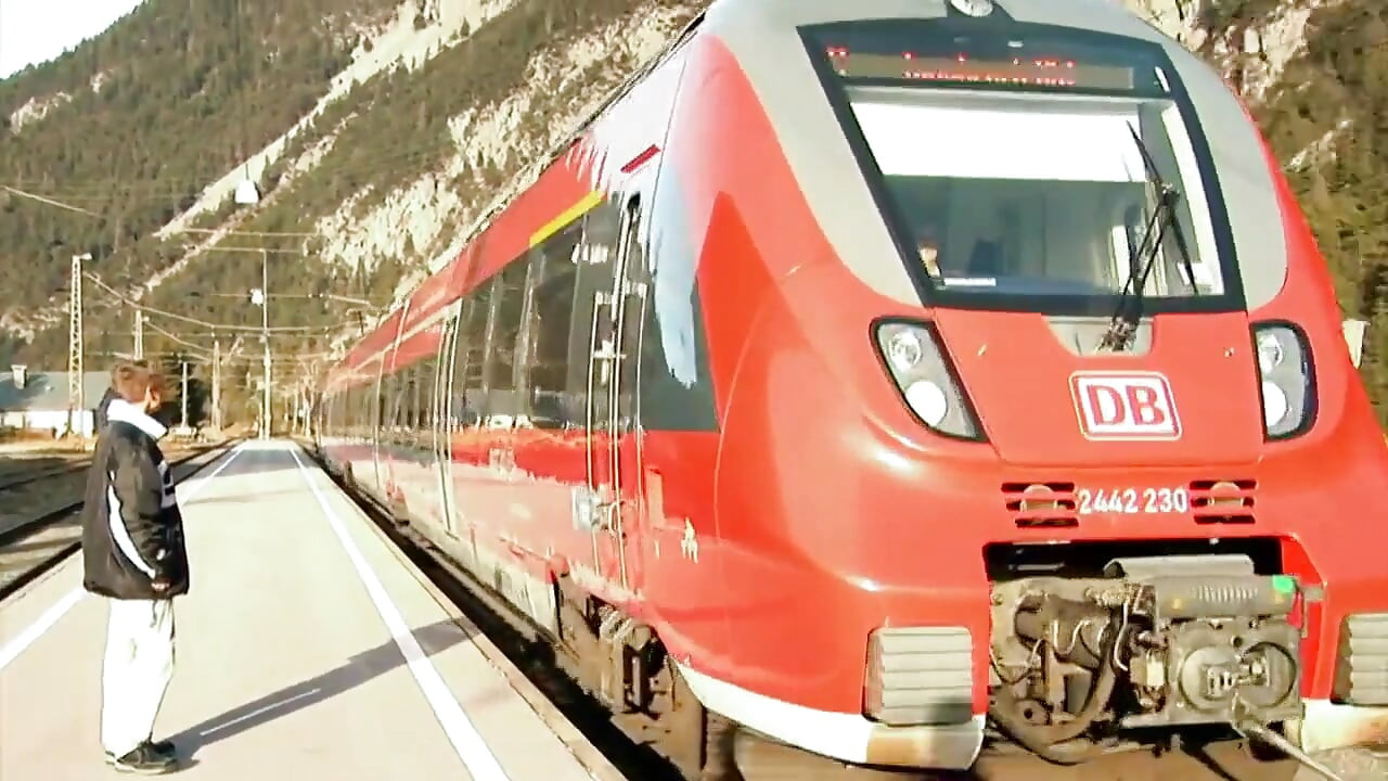 朱莉娅的热雪漂流 - 德国完整色情电影（长长电影）