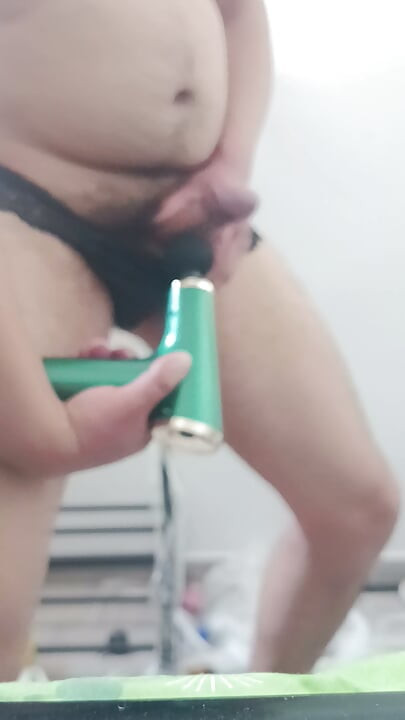 Vibrator me tjera da idem na zahod