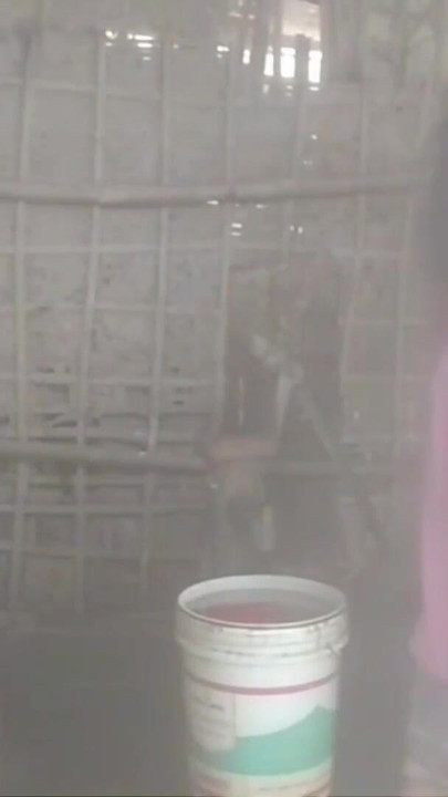 يتم تشغيل زوجة أبي عندما أشاهدها في الحمام. | مقطع 1