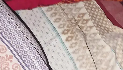 Hintli karı koca gece yarısı seks yapıyor