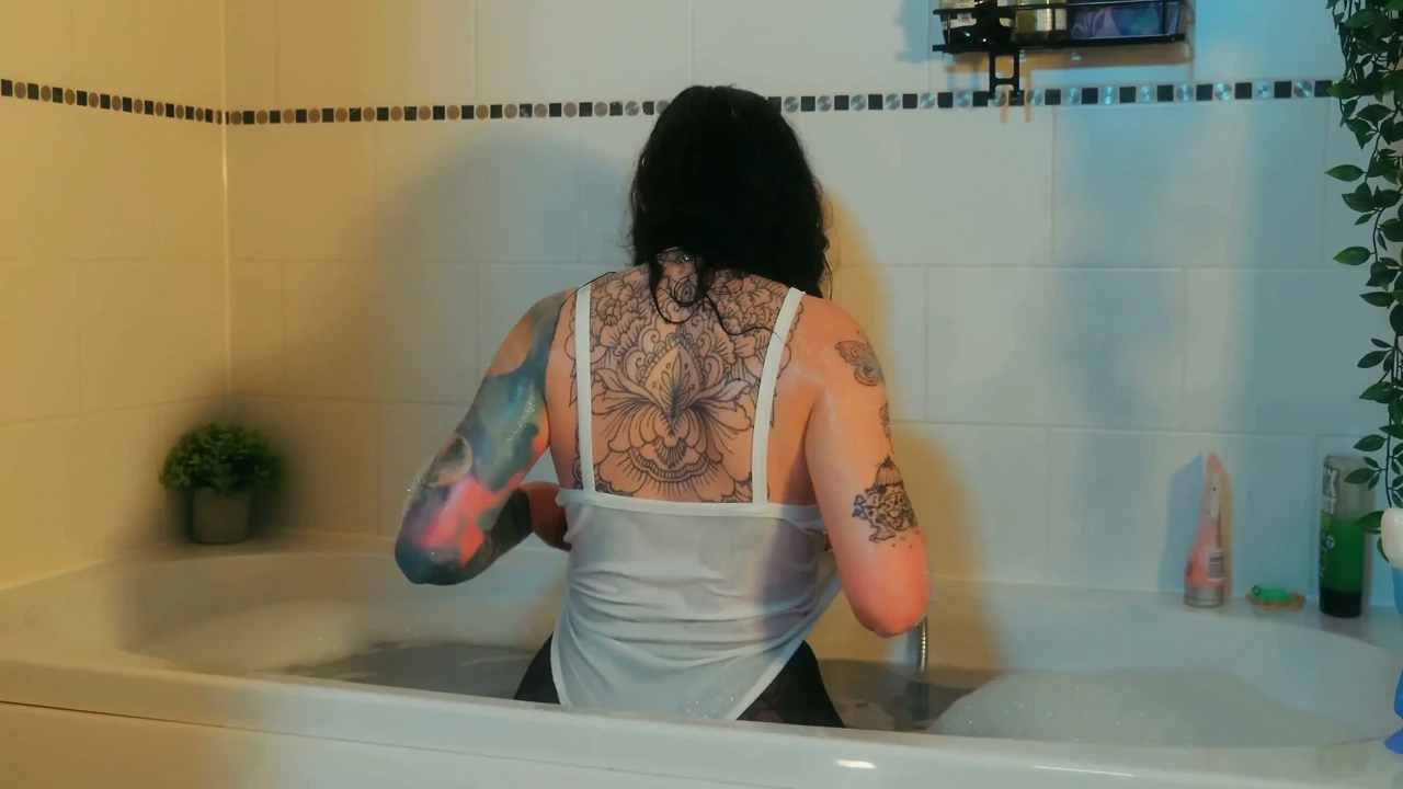 Soaked Tights, Wet Bodysuit: My Bath Footjob with a Cum-pumping Dildo