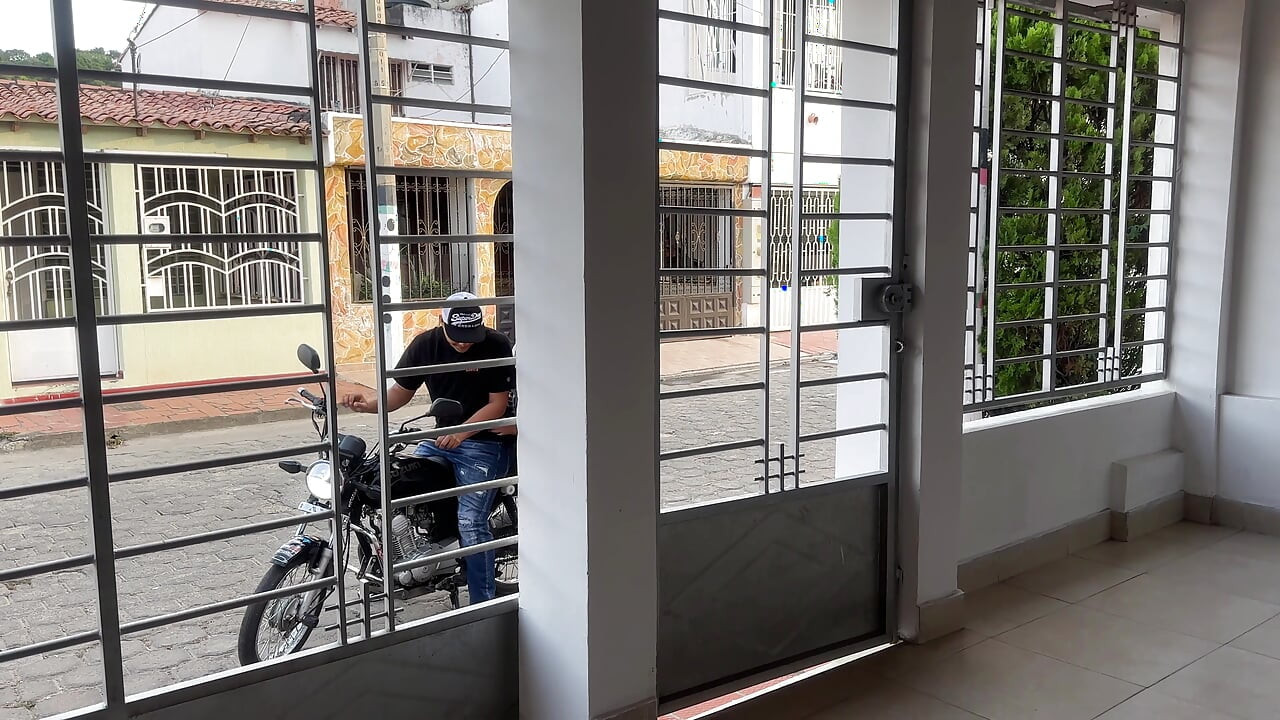 I Run Away From College and Go to My Boyfriend's House to Have Hard Sex and End up Cumming in My Innocent Face