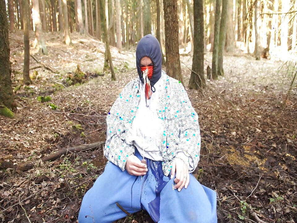 Schweißhosenwichsen im Waldschlamm 1