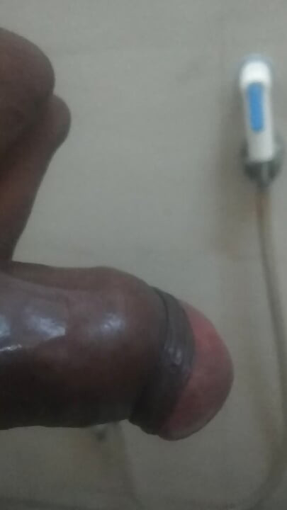 Tamil boy bathroom la Kai adikira Video part 2