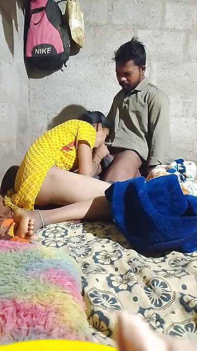 Mera wife raat ko chod ne keliye land chusa or chut marwai