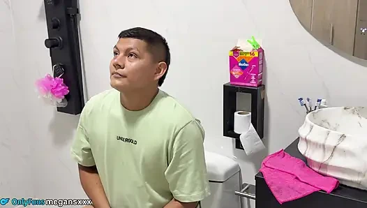 Ekstraksi dengan mulut membuatku pelacur pembantu