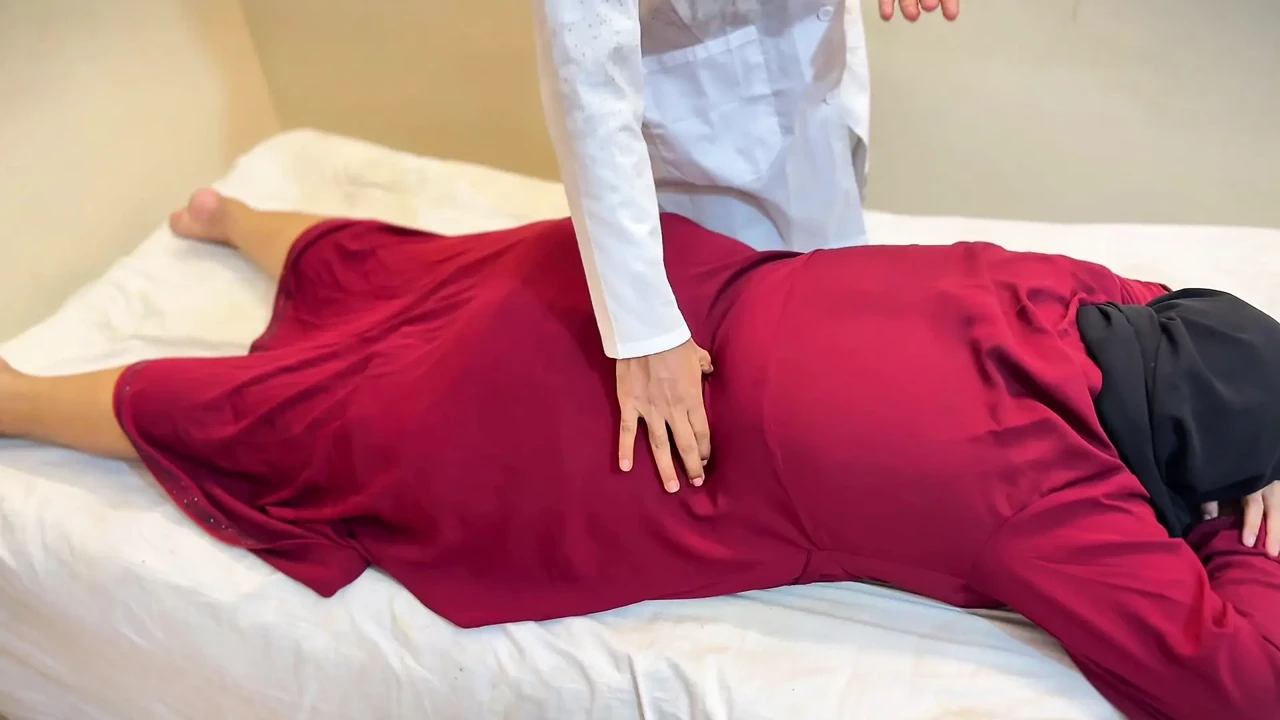 Egyptian Muslim Sensual Body Massage – Big round butt Thai amateur body massage with happy end