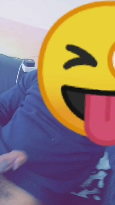 Brauner Schwanz wichst auf Snapchat