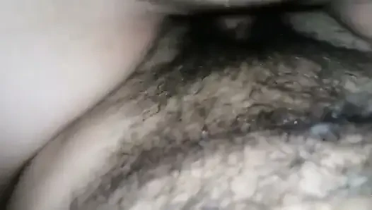 Big Ass galoppiert im Badezimmer
