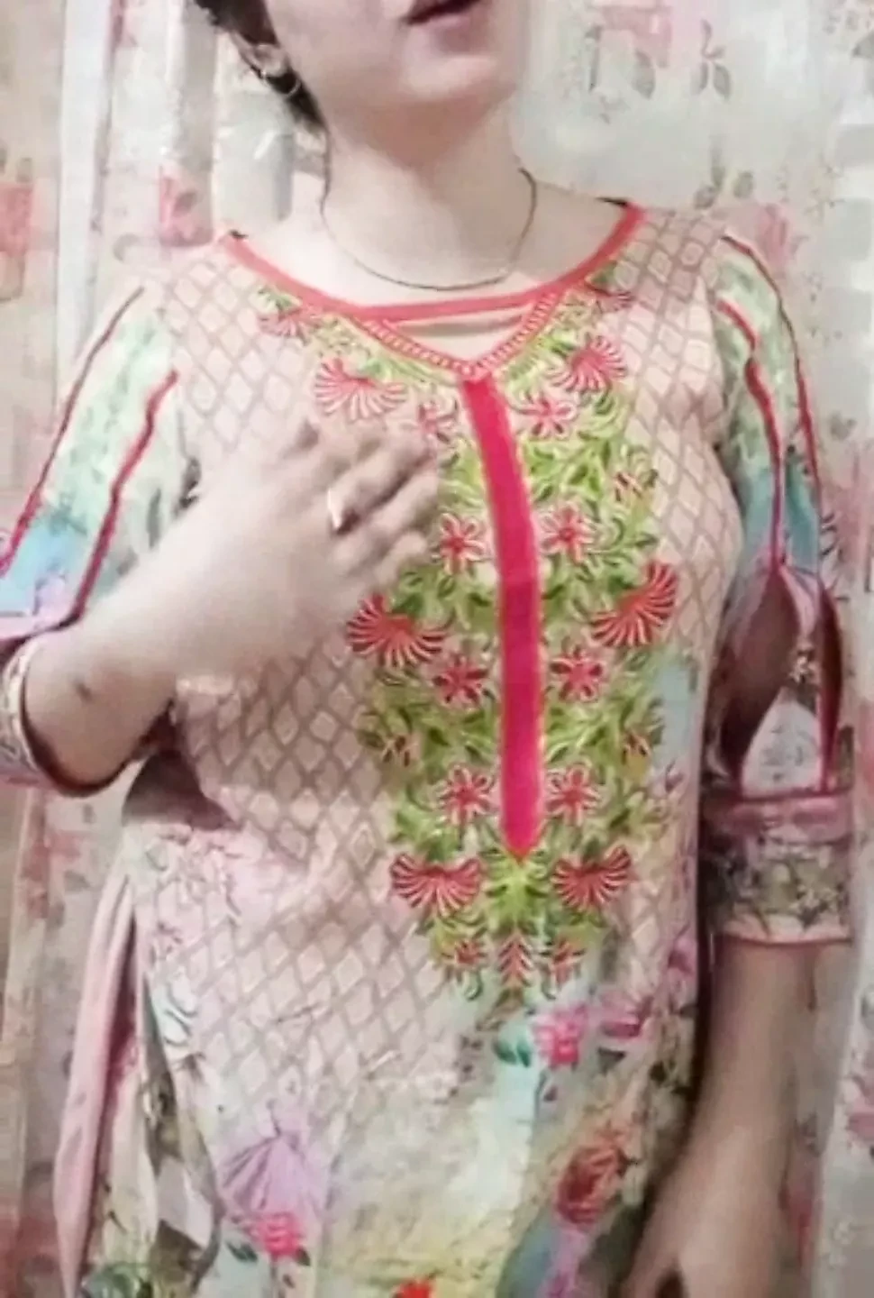 Hot desi Pakistani college girl fucked hard in hostel by her boyfriend